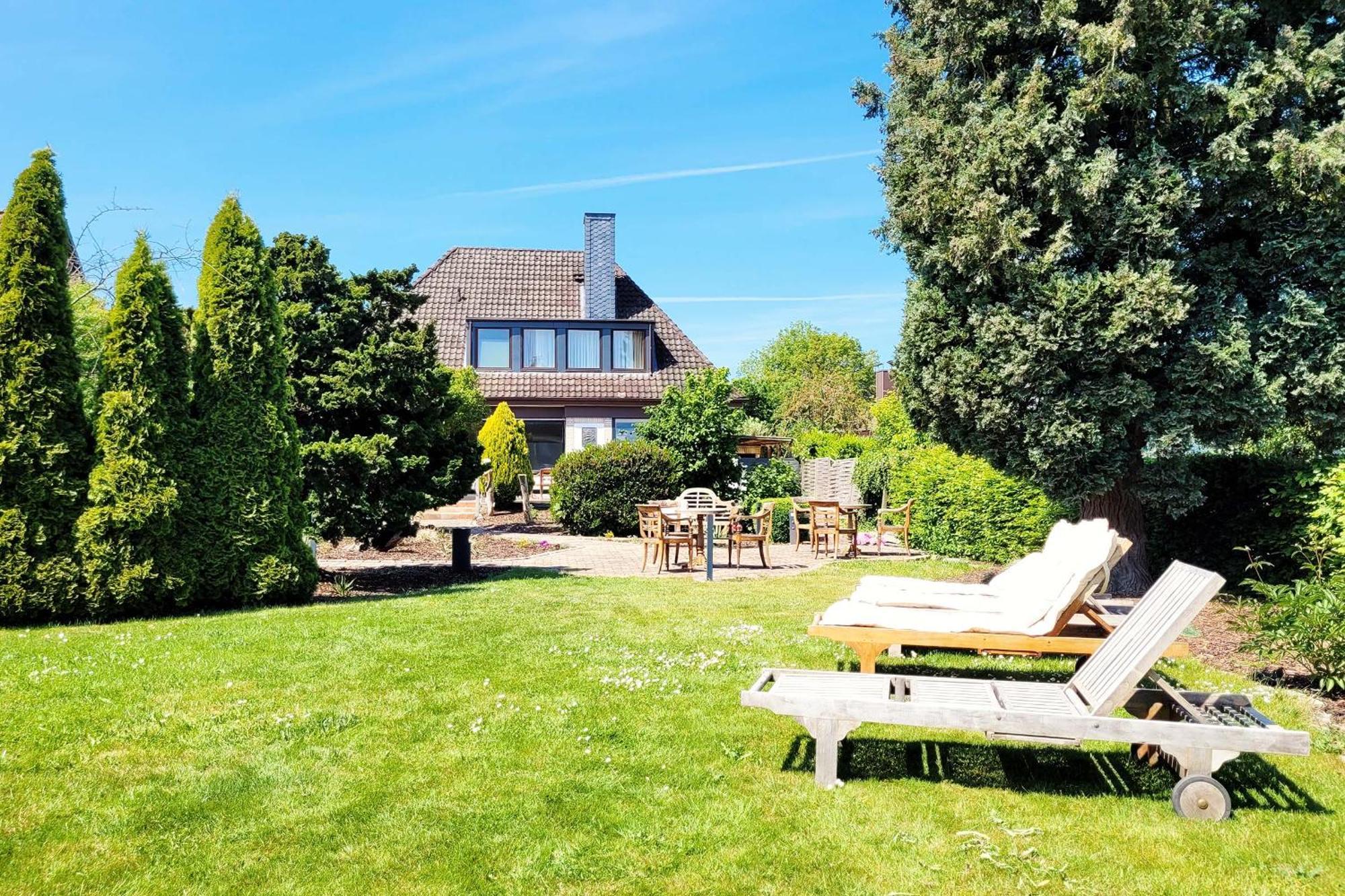 Moderne Maisonette Ferienwohnung Mit Gartenzugang, Nur 7 Gehminuten Zum Strand, Parkplatz & Fahrradunterstellplatz Scharbeutz Bagian luar foto