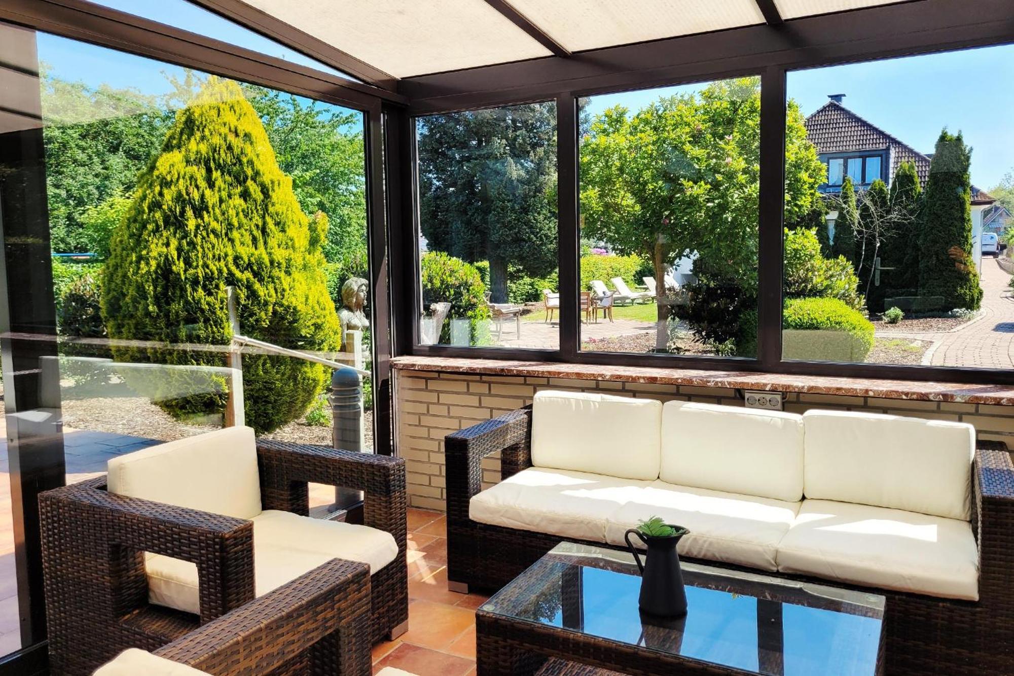 Moderne Maisonette Ferienwohnung Mit Gartenzugang, Nur 7 Gehminuten Zum Strand, Parkplatz & Fahrradunterstellplatz Scharbeutz Bagian luar foto